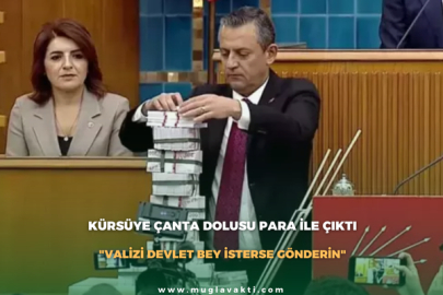 Kürsüye Çanta Dolusu Para ile Çıktı